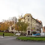 Rakuscha Apartment